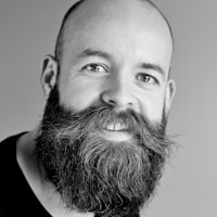 Review author Thomas Bauer from Wien, AT sharing AIC AG trading experience